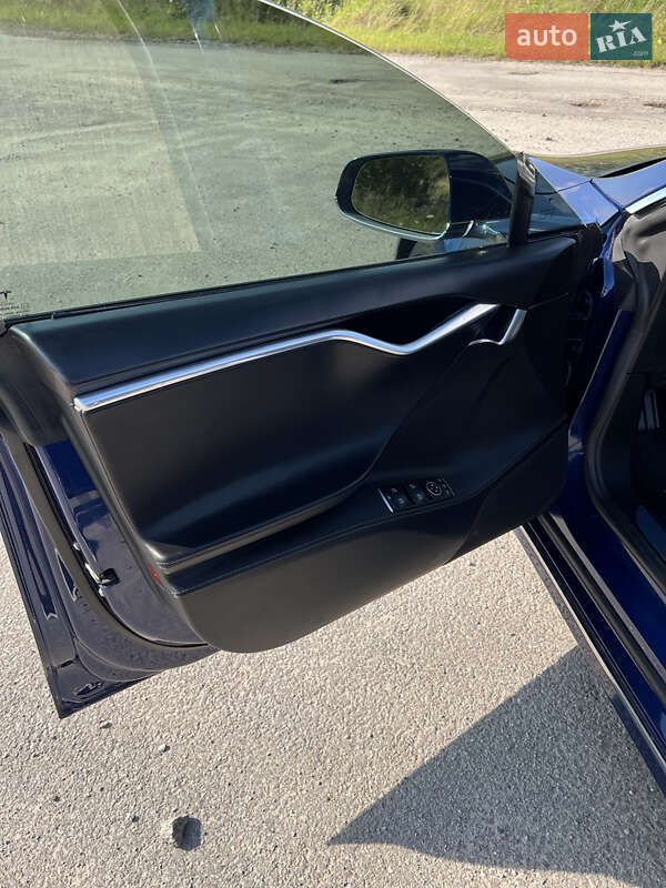 Лифтбек Tesla Model S 2016 в Тернополе