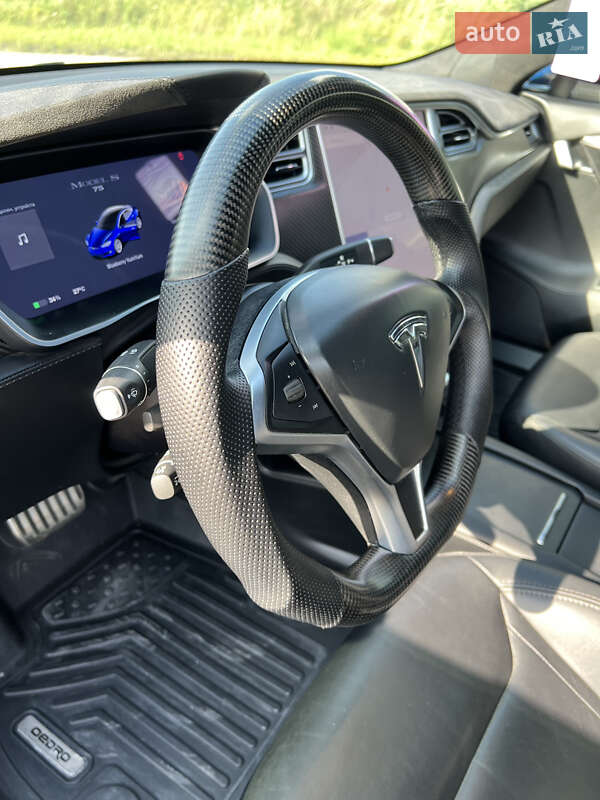 Лифтбек Tesla Model S 2016 в Тернополе