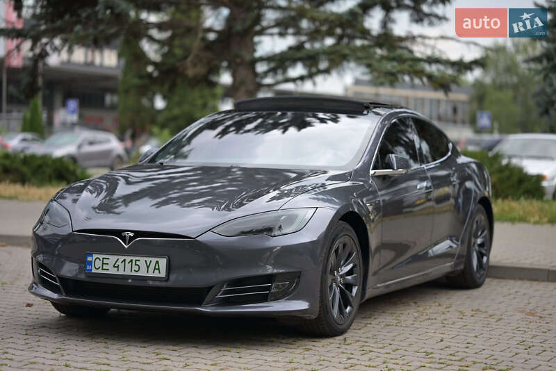 Лифтбек Tesla Model S 2018 в 