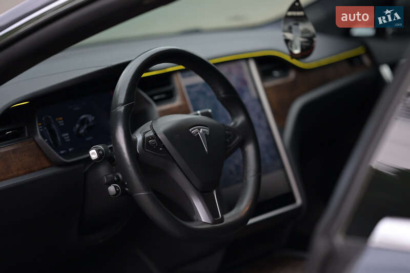 Лифтбек Tesla Model S 2018 в Черновцах фото 13 Лифтбек Tesla Model S 2018 в Черновцах