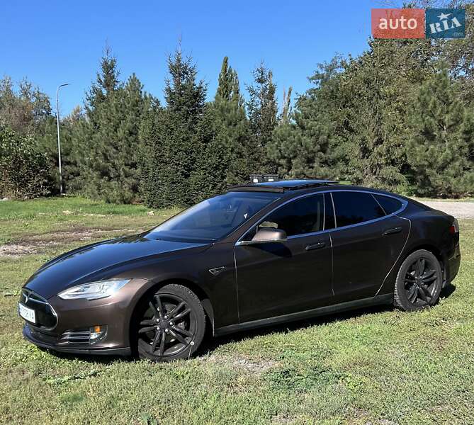 Ліфтбек Tesla Model S 2013 в Одесі