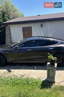 Лифтбек Tesla Model S 2013 в 