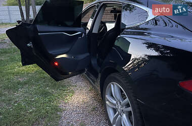 Лифтбек Tesla Model S 2014 в 