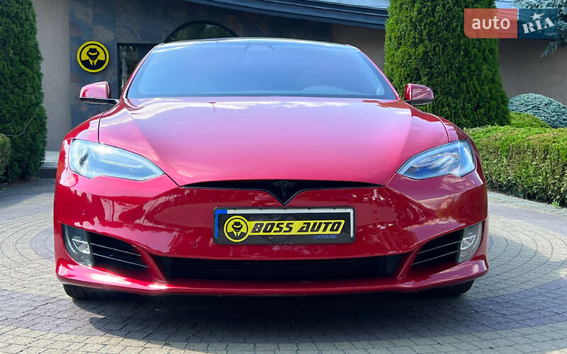Лифтбек Tesla Model S 2016 в Львове