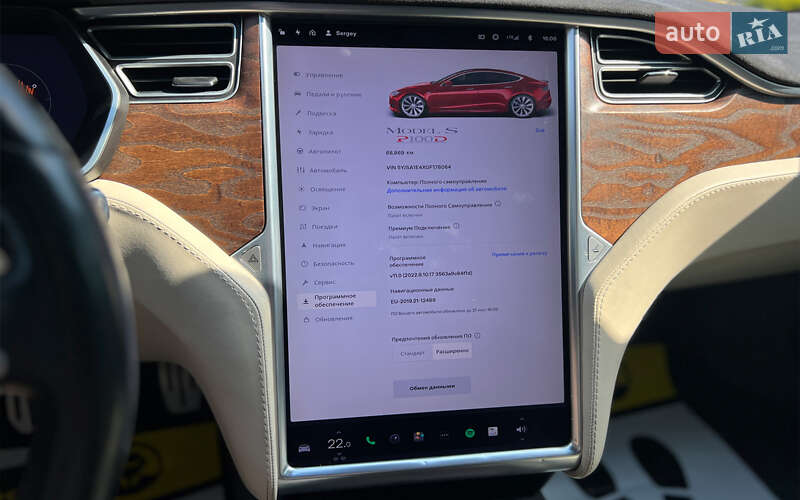 Лифтбек Tesla Model S 2016 в Львове