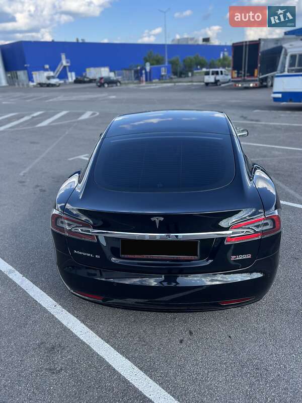 Лифтбек Tesla Model S 2018 в Ровно