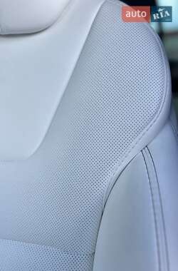 Лифтбек Tesla Model S 2018 в 
