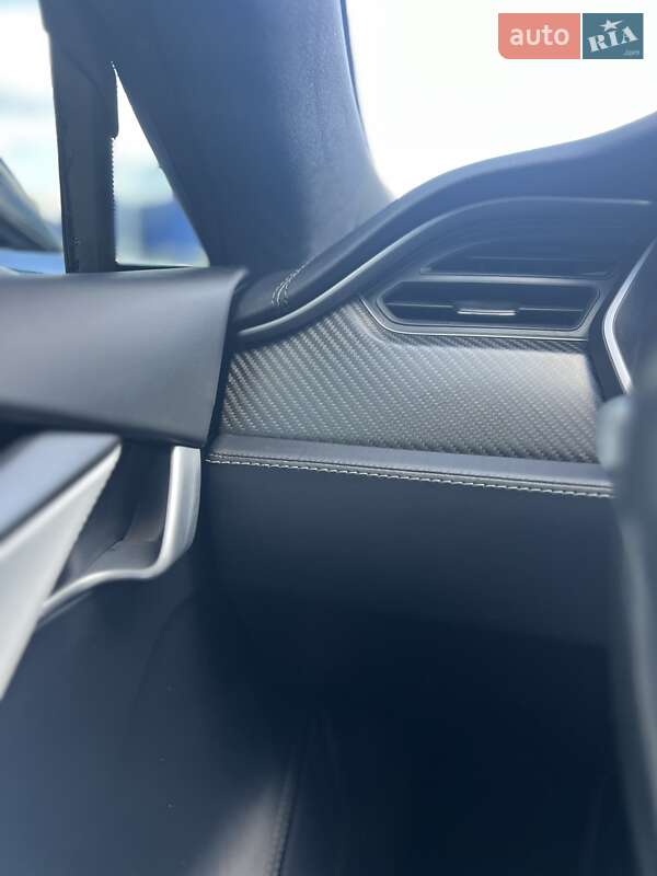 Лифтбек Tesla Model S 2018 в Ровно