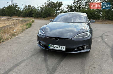 Лифтбек Tesla Model S 2016 в 