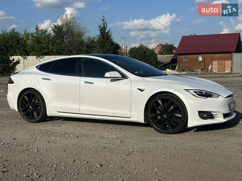 Лифтбек Tesla Model S 2018 в Харькове