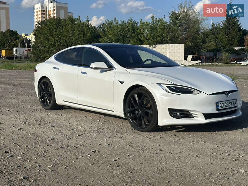 Лифтбек Tesla Model S 2018 в Харькове