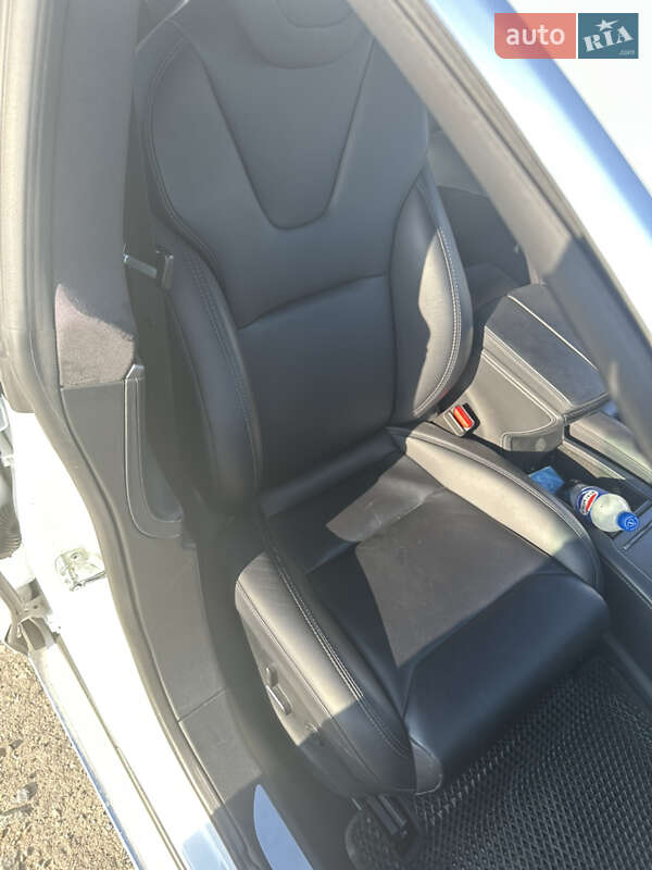 Лифтбек Tesla Model S 2018 в Харькове