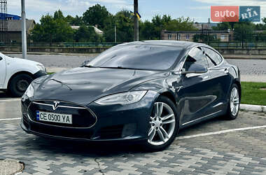 Лифтбек Tesla Model S 2015 в 