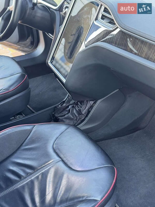 Ліфтбек Tesla Model S 2014 в Сарнах фото 22 Ліфтбек Tesla Model S 2014 в Сарнах