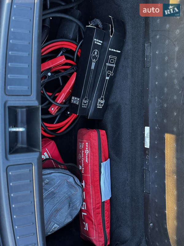 Ліфтбек Tesla Model S 2014 в Сарнах фото 26 Ліфтбек Tesla Model S 2014 в Сарнах