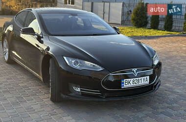 Лифтбек Tesla Model S 2014 в 