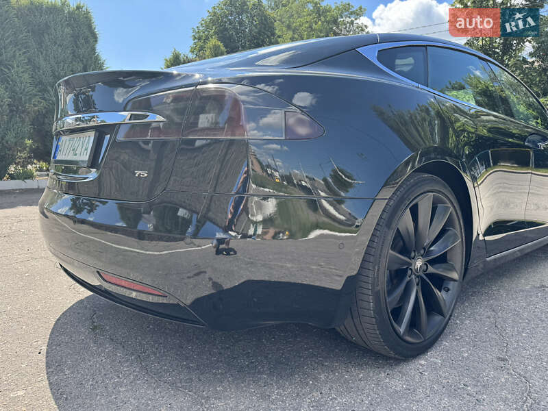 Лифтбек Tesla Model S 2017 в Белой Церкви