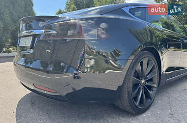 Лифтбек Tesla Model S 2017 в 
