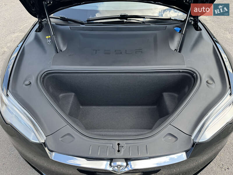 Лифтбек Tesla Model S 2017 в Белой Церкви