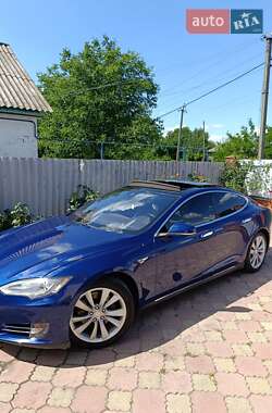 Ліфтбек Tesla Model S 2015 в Конотопі