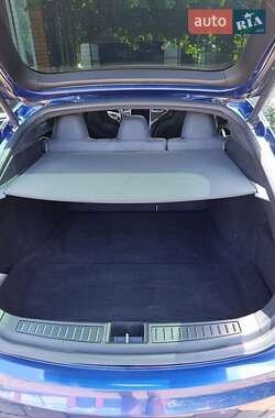 Лифтбек Tesla Model S 2015 в 