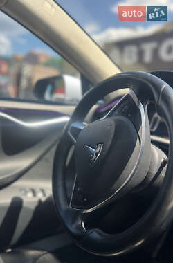 Лифтбек Tesla Model S 2013 в 