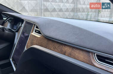 Лифтбек Tesla Model S 2017 в 