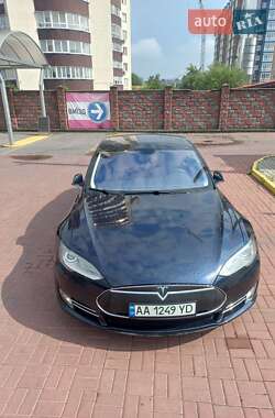 Лифтбек Tesla Model S 2014 в 