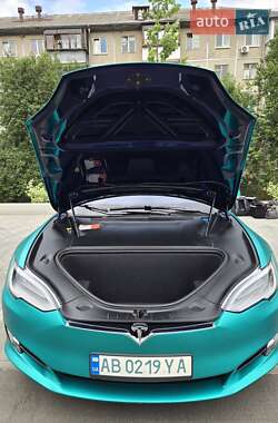 Лифтбек Tesla Model S 2018 в 