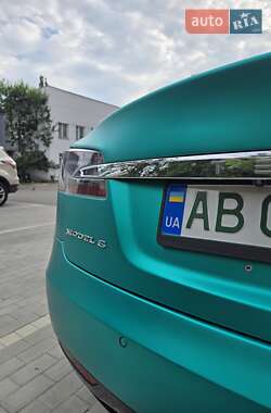 Лифтбек Tesla Model S 2018 в 