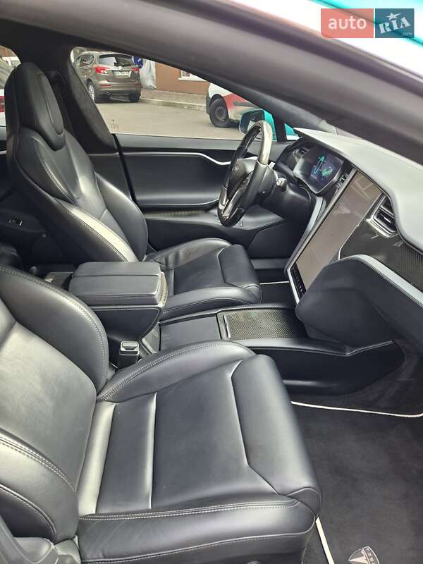 Лифтбек Tesla Model S 2018 в Киеве