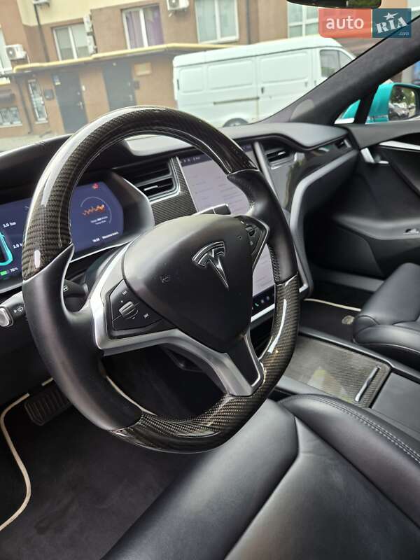 Лифтбек Tesla Model S 2018 в Киеве