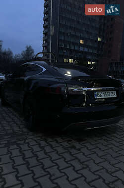 Лифтбек Tesla Model S 2014 в 