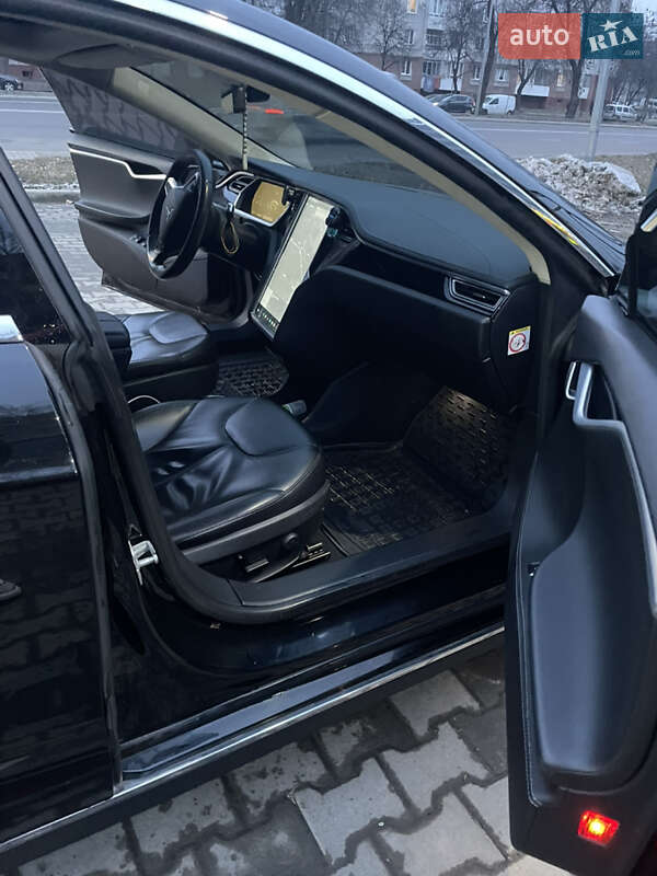 Лифтбек Tesla Model S 2014 в Ровно фото 8 Лифтбек Tesla Model S 2014 в Ровно