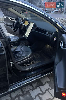 Лифтбек Tesla Model S 2014 в 