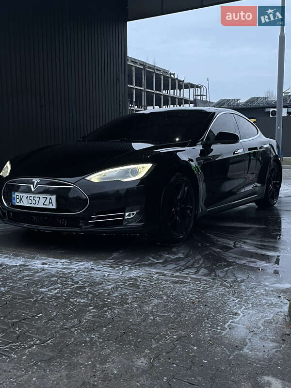 Лифтбек Tesla Model S 2014 в Ровно фото 12 Лифтбек Tesla Model S 2014 в Ровно