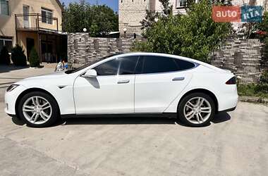 Лифтбек Tesla Model S 2014 в 