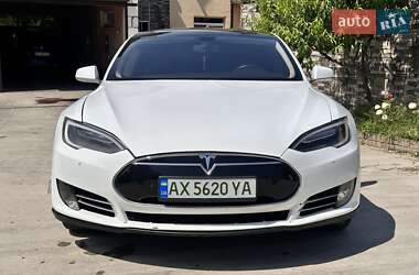 Лифтбек Tesla Model S 2014 в 