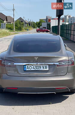 Лифтбек Tesla Model S 2015 в 