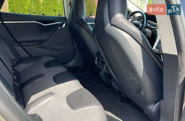 Лифтбек Tesla Model S 2015 в 