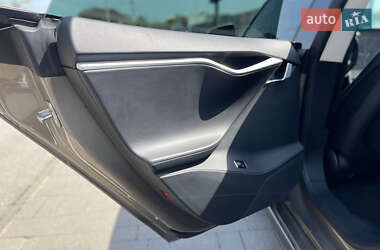 Лифтбек Tesla Model S 2015 в 
