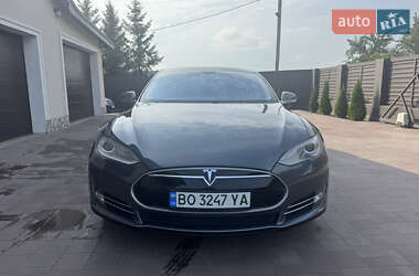 Лифтбек Tesla Model S 2013 в 