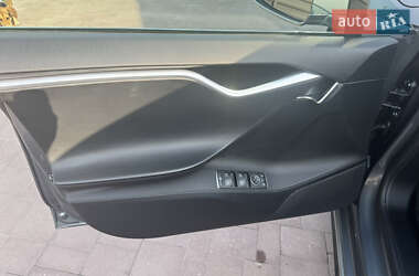 Лифтбек Tesla Model S 2013 в 