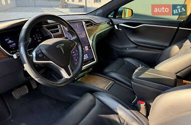 Лифтбек Tesla Model S 2017 в 