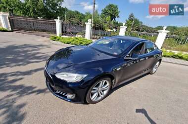Ліфтбек Tesla Model S 2015 в Вінниці