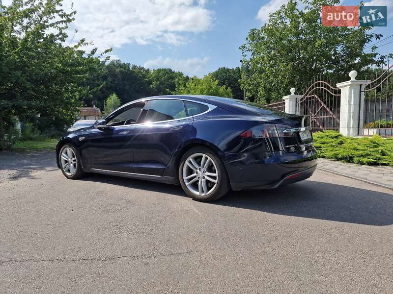 Лифтбек Tesla Model S 2015 в Виннице фото 17 Лифтбек Tesla Model S 2015 в Виннице