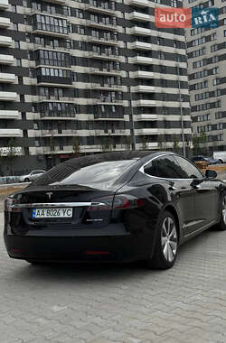 Лифтбек Tesla Model S 2020 в 