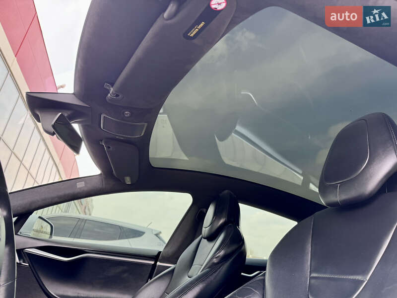 Ліфтбек Tesla Model S 2017 в Гайсину