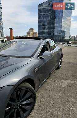 Ліфтбек Tesla Model S 2013 в 
