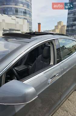 Ліфтбек Tesla Model S 2013 в 